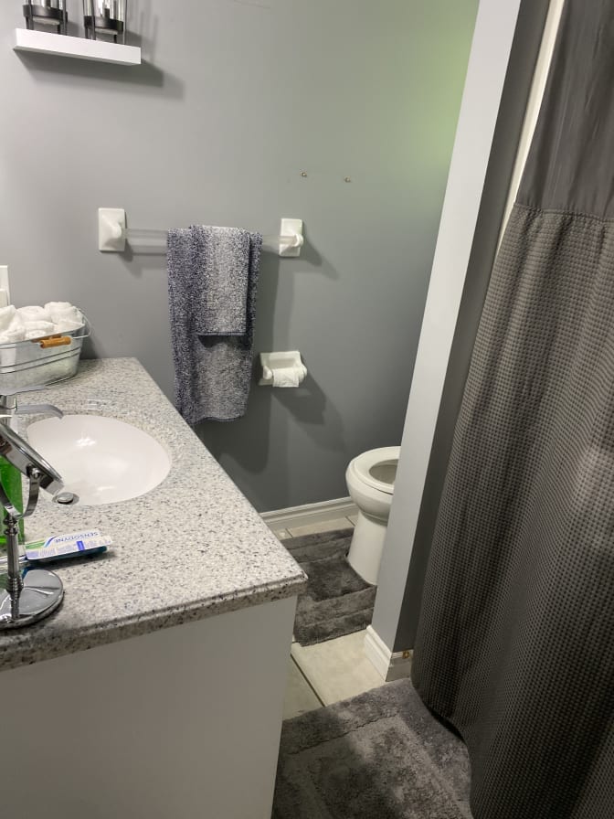 Christina  Nassar's room