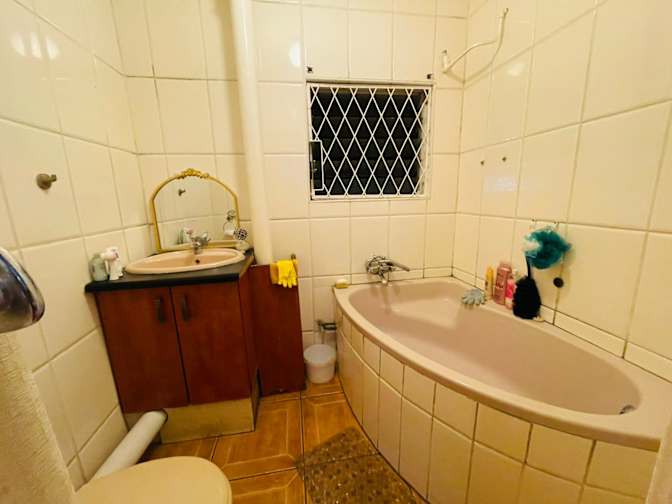 Photo of Lungi's room