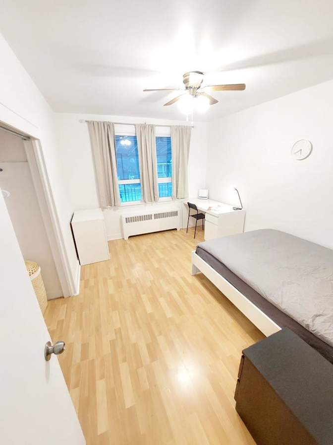 EKC Homestay Toronto's room