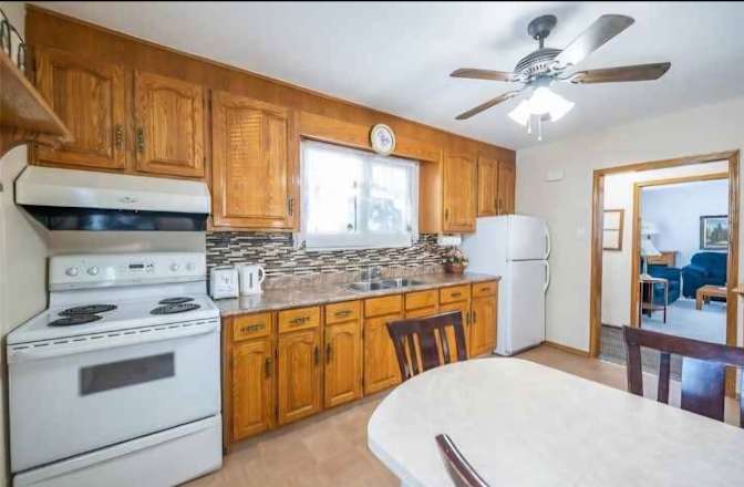 Maureen and Darlene's room