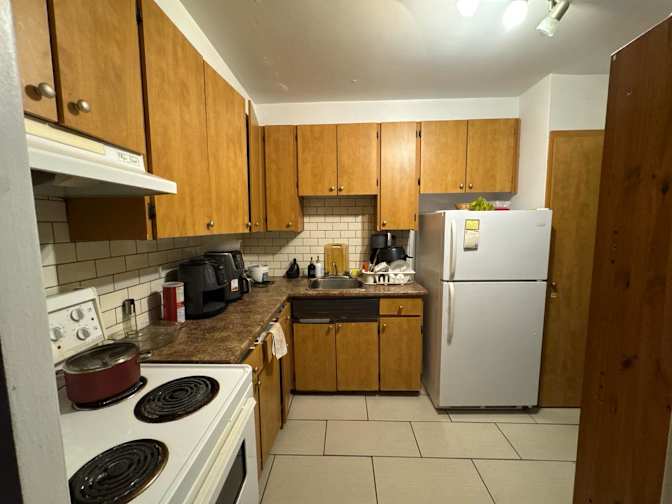 Photo of Pouria's room