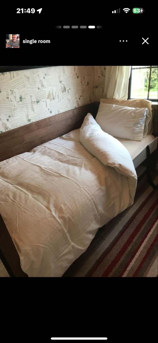 Photo of derek mckenna's room