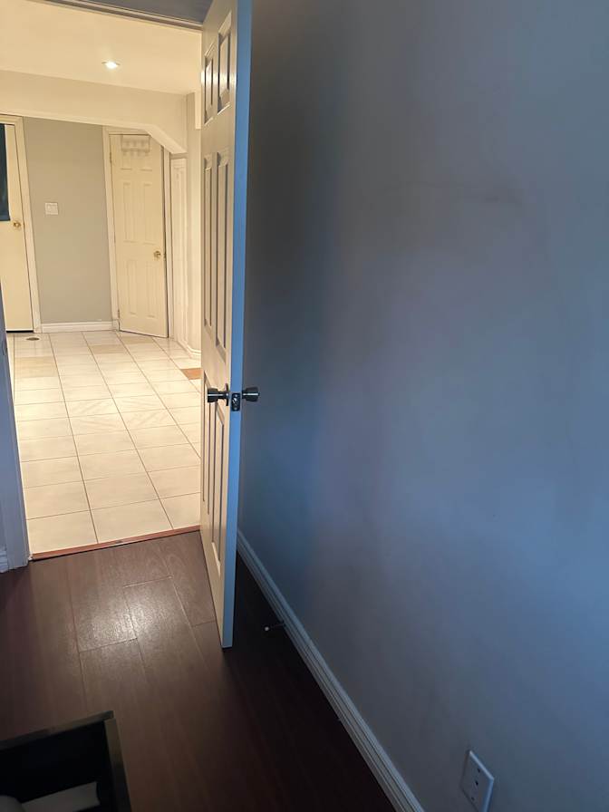 Jo and Andrea.'s room