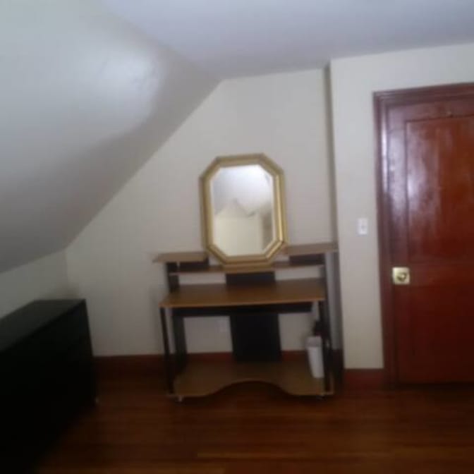 Private room to rent in share house Milton, Massach...