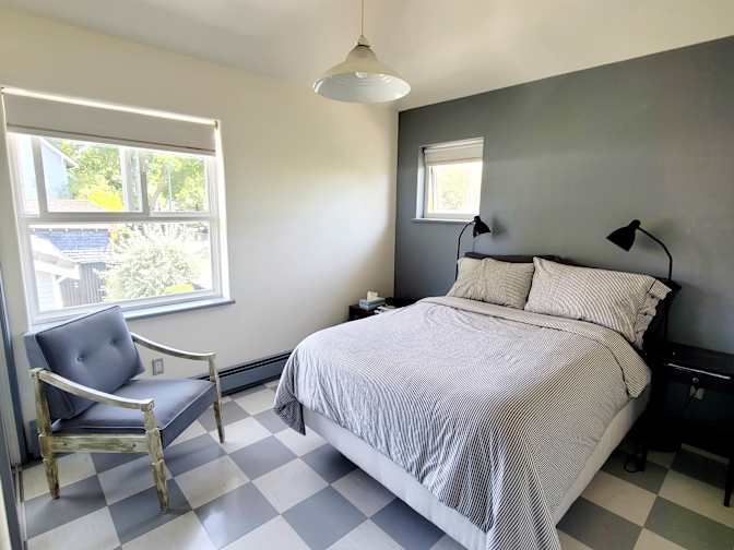 Sherry KALLERGIS's room