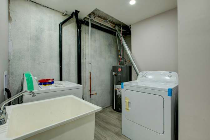 Photo of Peter Piniotes's room