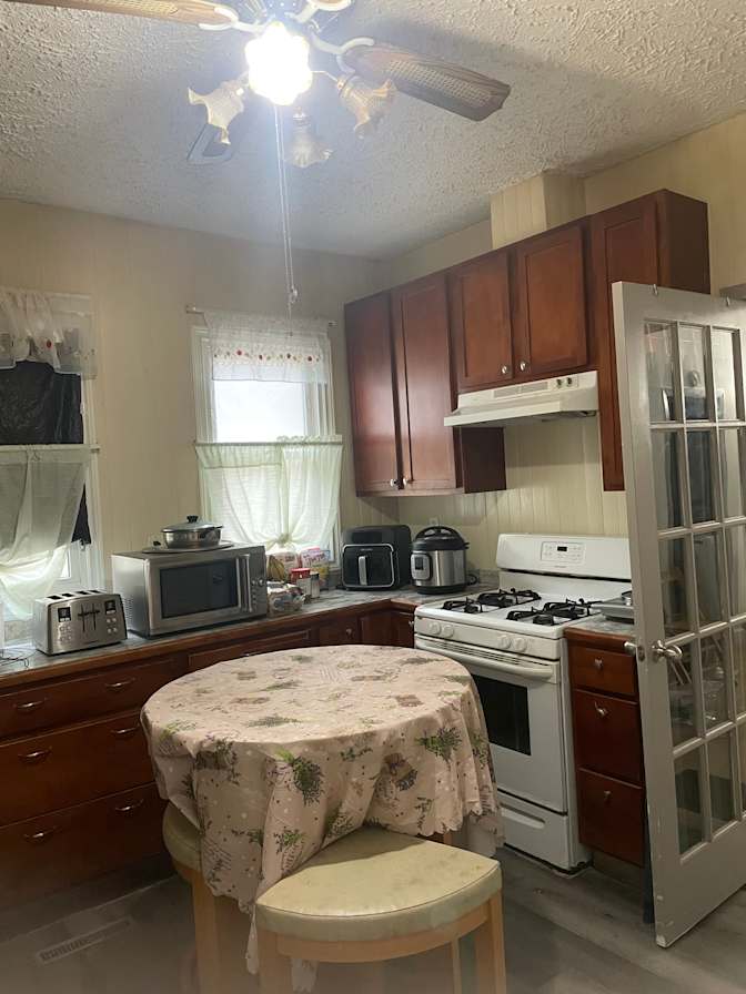 Photo of Aurelio's room