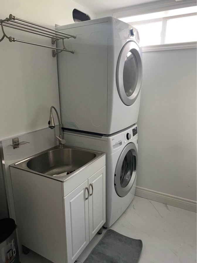 Chaminda Rankothge's room