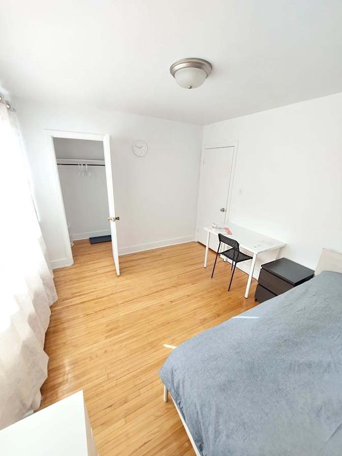 EKC Homestay Toronto's room