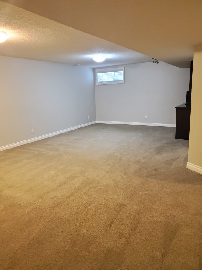 Long (Tony) Duong's room