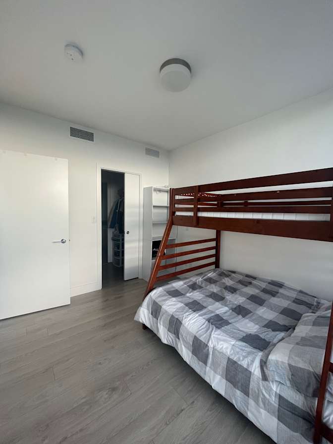 Carlos figueroa's room