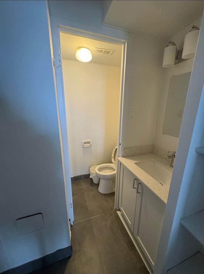 Feyza Elif Demir's room