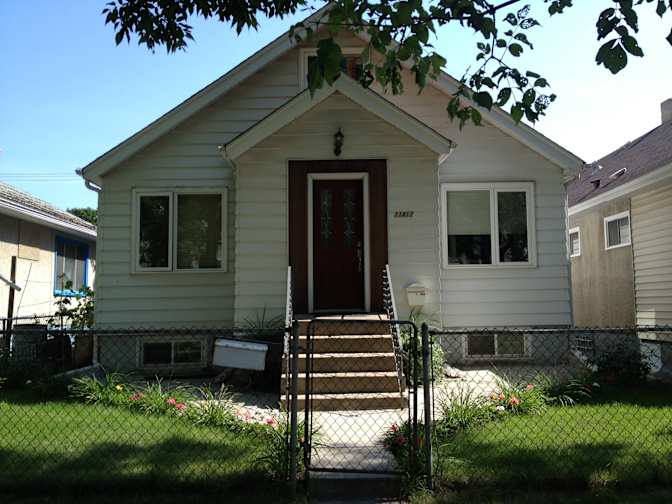 Nadia Ostashewski's room