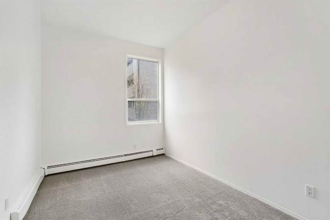 Tolobi Rental's room