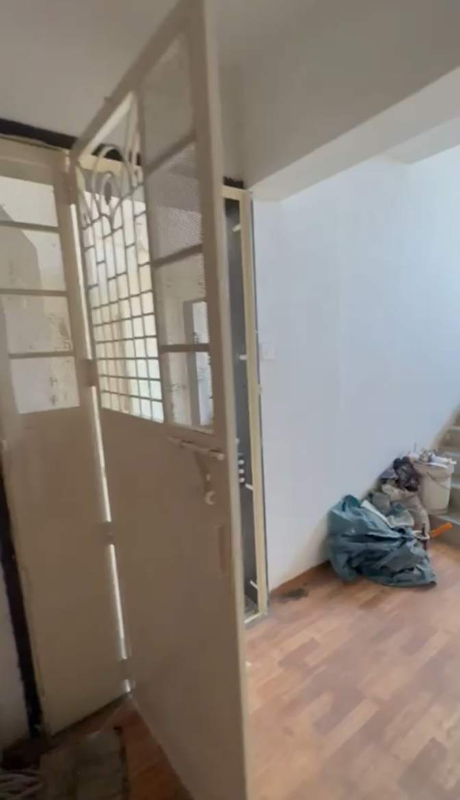 Photo of Avnii's room