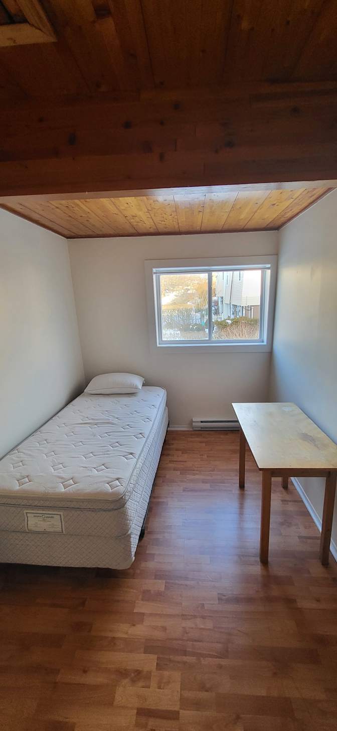 Jeremy J Young's room