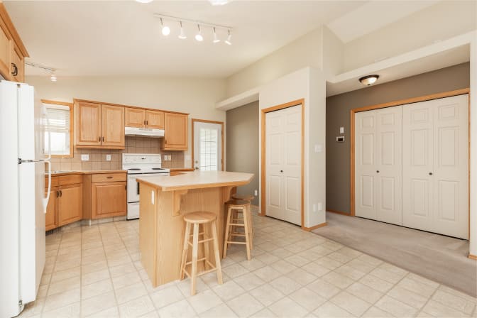 STUDENTS, INTERNS & YOUNG PROFESSIONALS's room