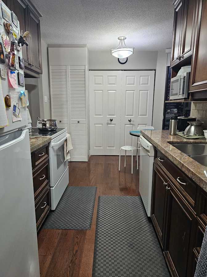 COZY NORTH YORK HOME's room