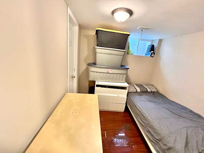 EKC Homestay Toronto's room