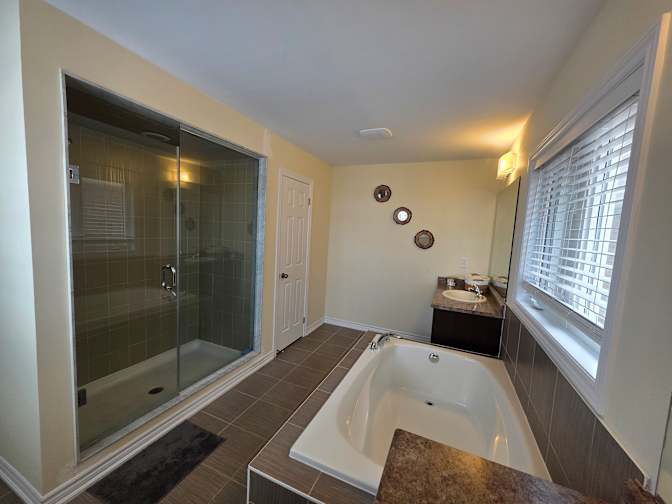 Parthipan Murugavel's room