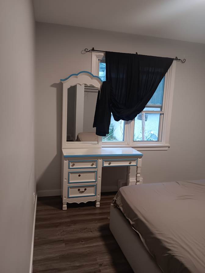 Photo of Linos's room