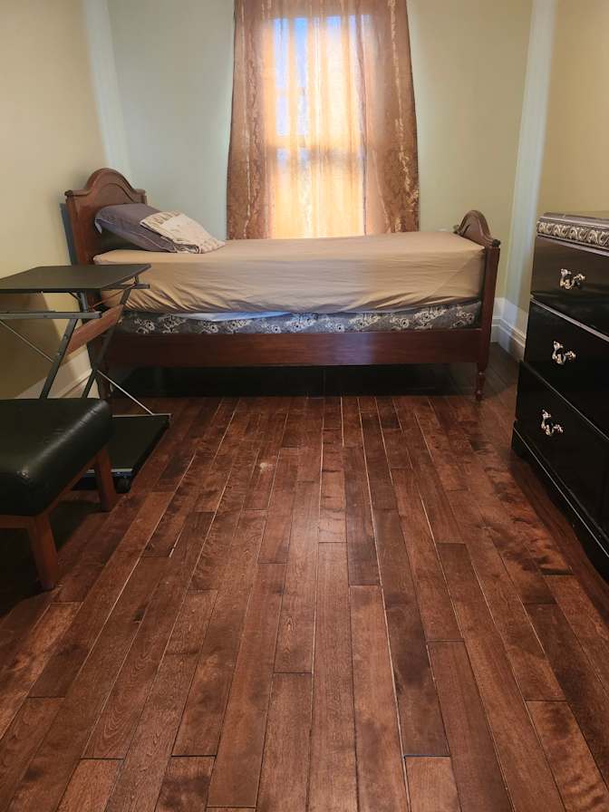 MARLENE D SANTOS's room