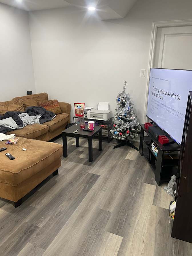 Emily jade Leblanc's room