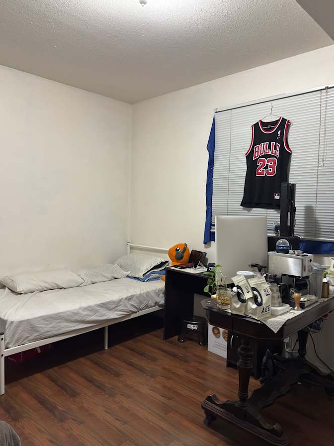 Photo of Ken's room