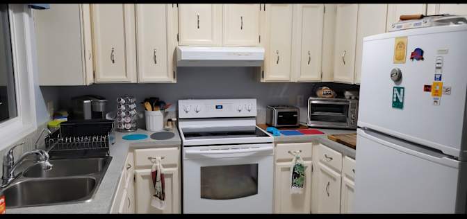 Kevin  Jefferies's room