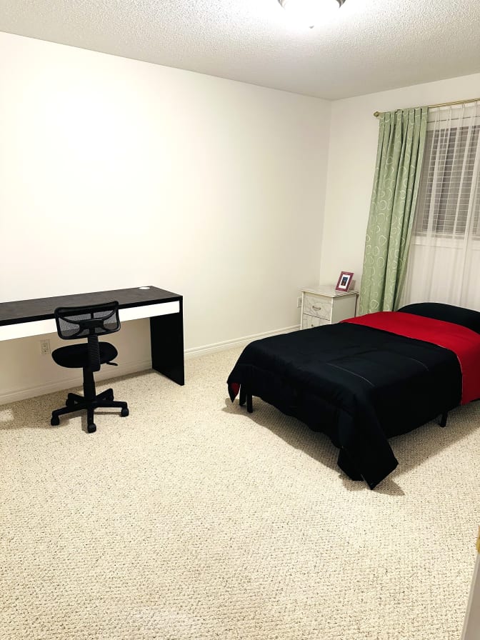 Photo of Deven's room