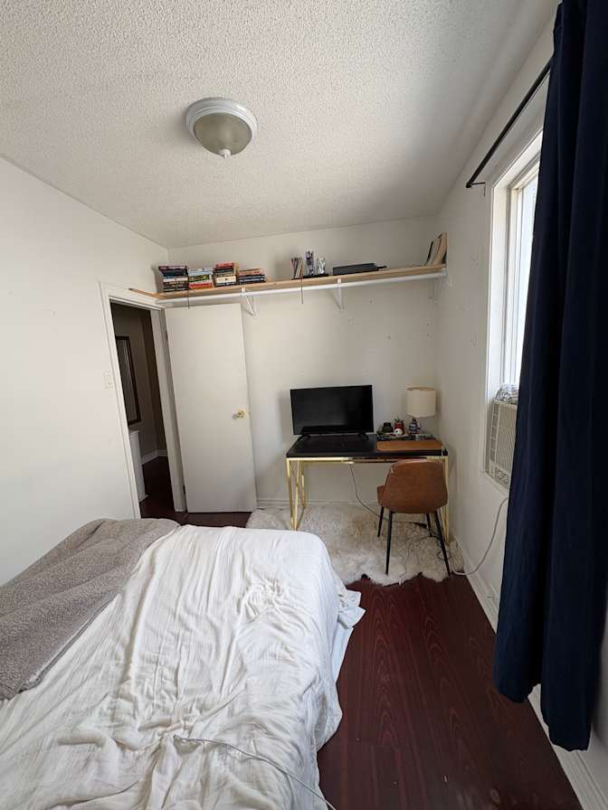 Photo of Vincent Molumby's room