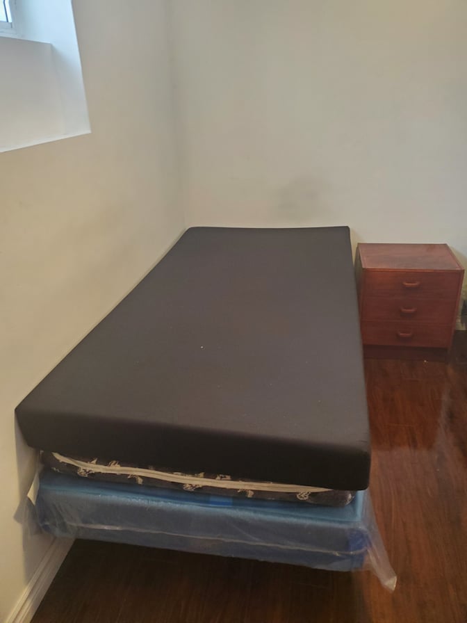 Tolobi Rental's room