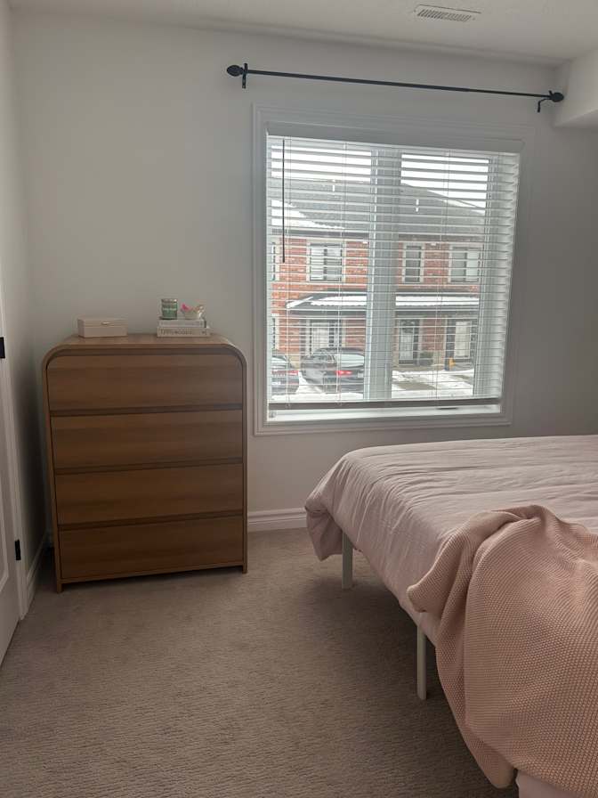 Amanda Jane Modaragamage's room