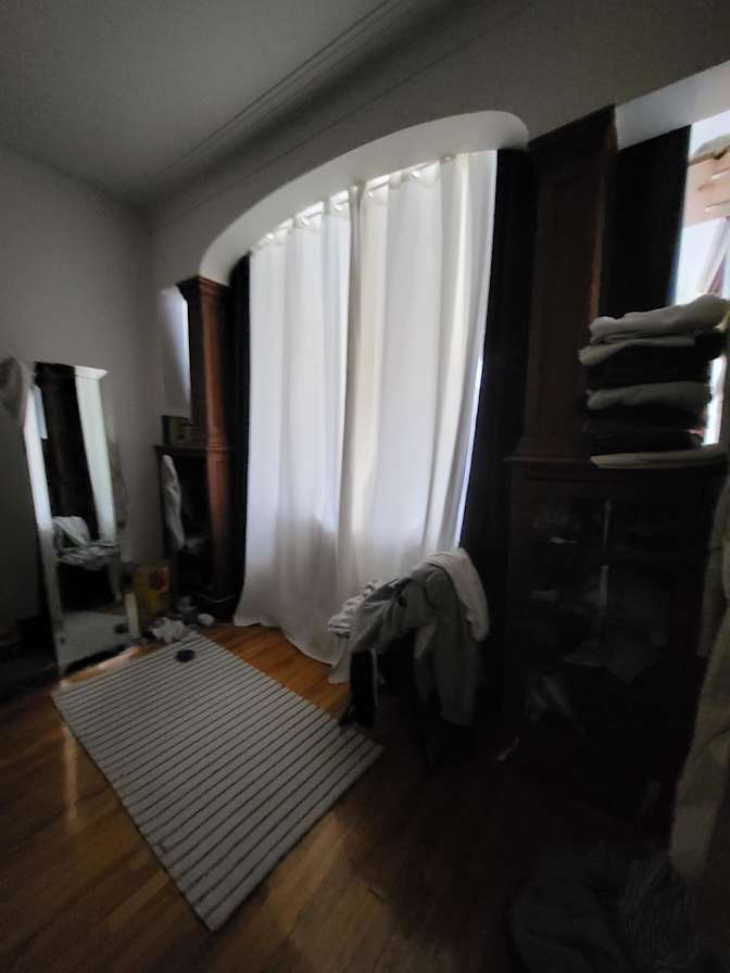 Andrea Alzate's room