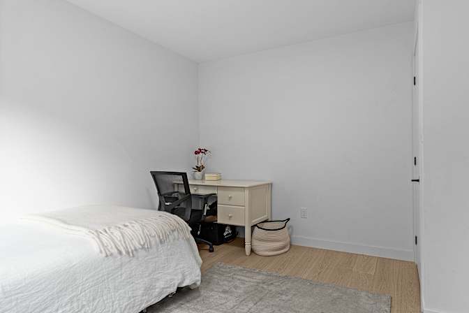 Alexia Economakis's room