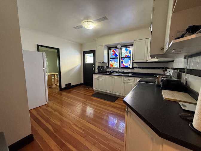 Photo of Taylor's room