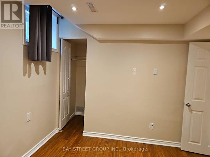 HONG TAI JIAO's room