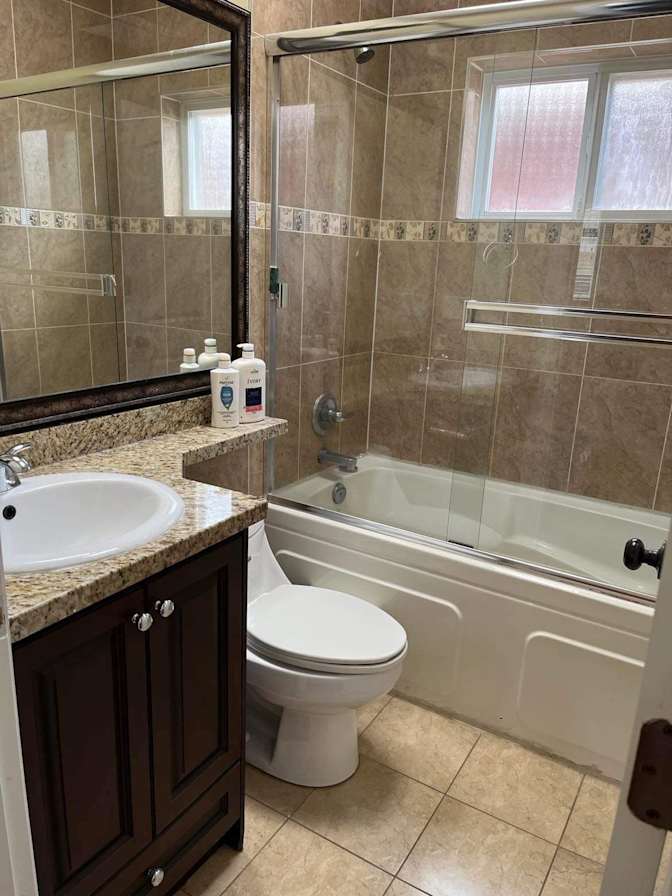 JOSELIN CHAN LOPEZ's room