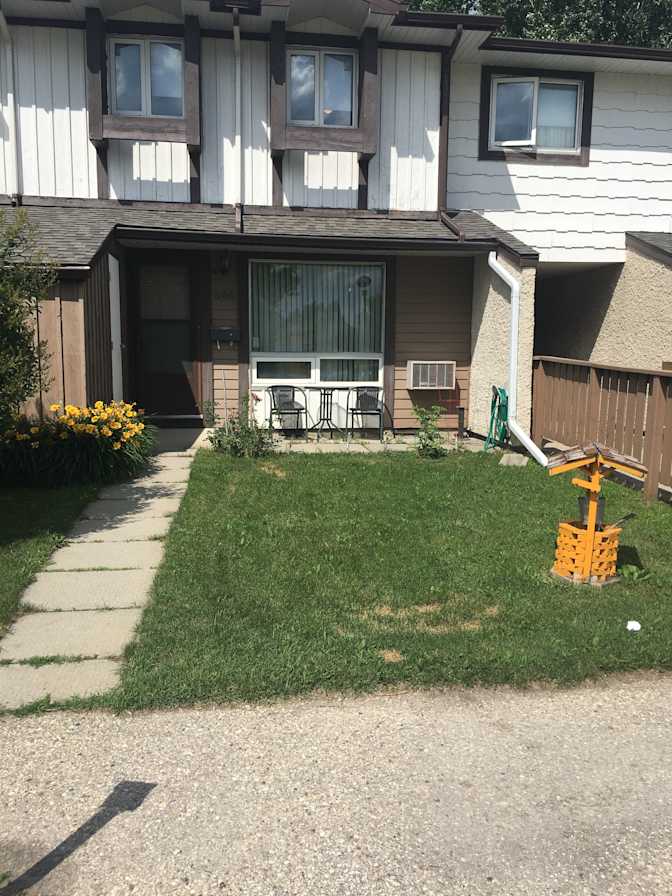 Lordines Jr Flores's room