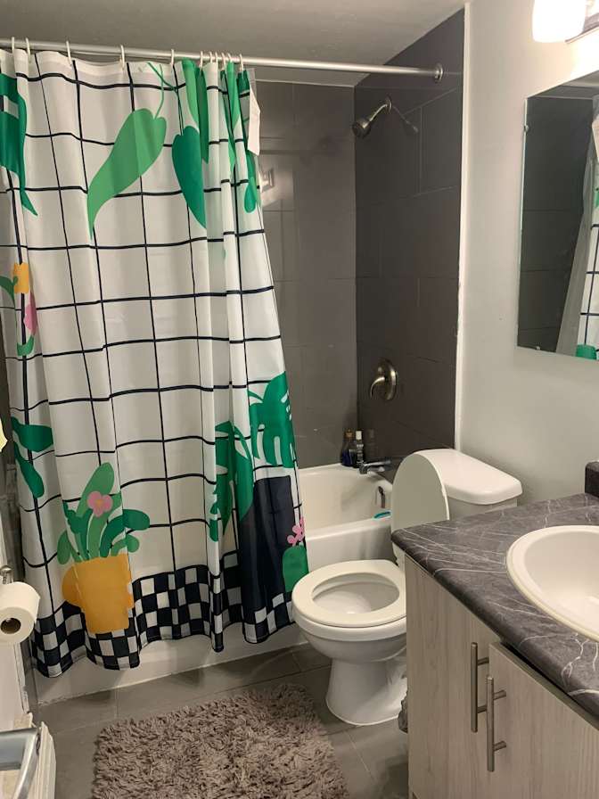 Oriana Sully Monaco's room