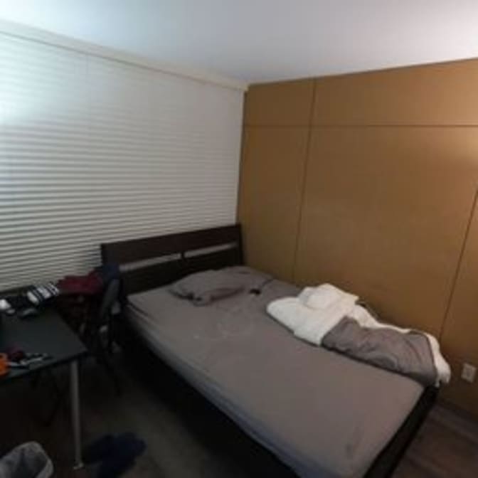 Yujiro's room