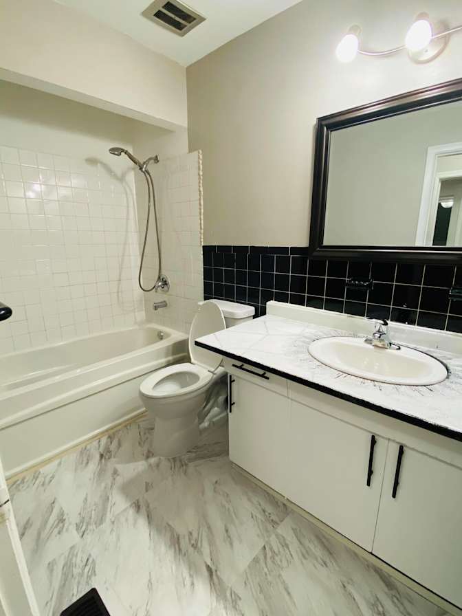 Beautiful, Clean & Bright!'s room