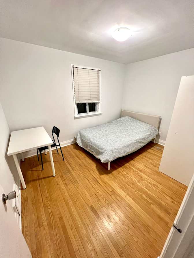 EKC Homestay Toronto's room