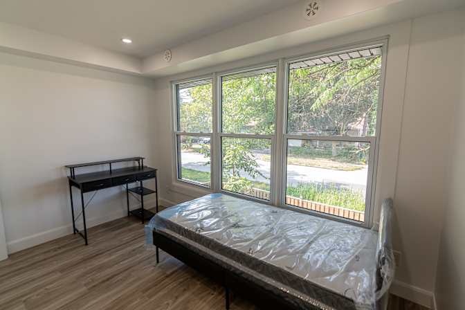 Linda Astafanos's room