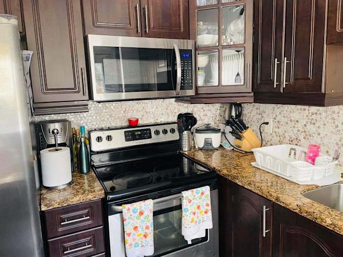 Photo of Glen Dee's room