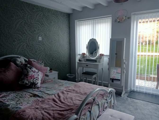 Photo of DARRELL LOWE's room