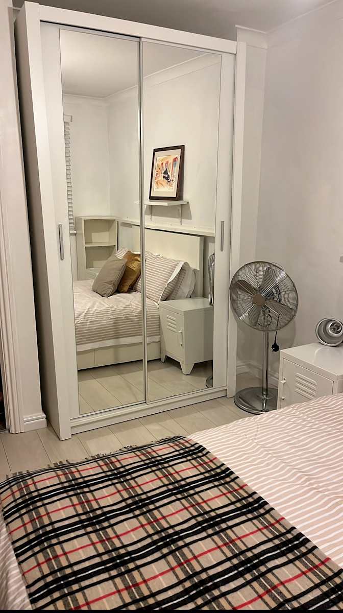 Photo of Esra Hughes's room