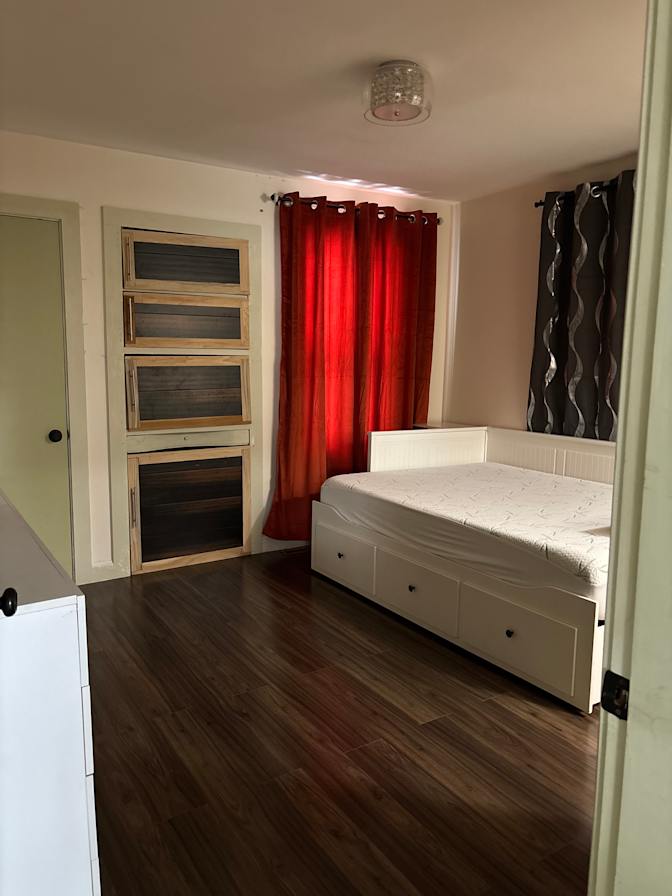Photo of suk lim's room