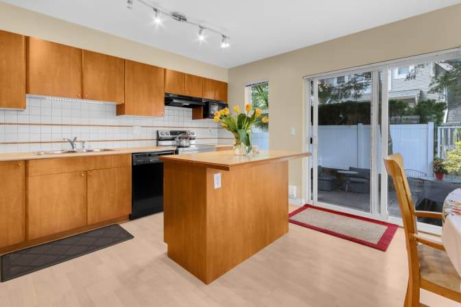 Fluer Muesco Reyes's room