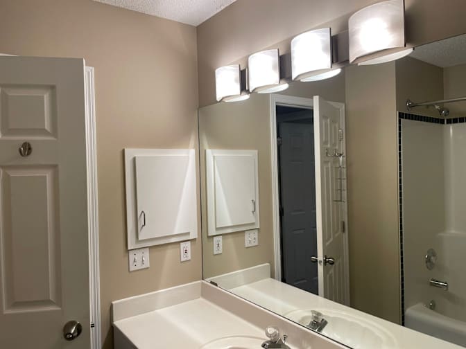 SAMUEL OLAYIWOLA ALUKO's room